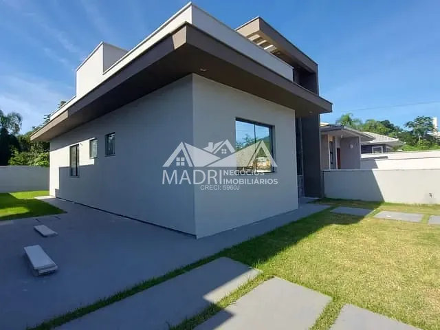 Casa com 200m² 3 quartos e 1 banheiro, à venda, no bairro Bela Vista em Palhoça