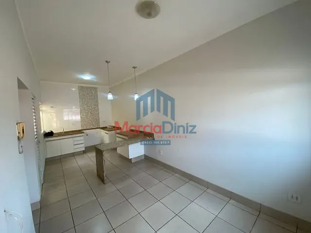 Casa 2 quartos e 1 banheiro, para alugar, no bairro Centro em Ituverava