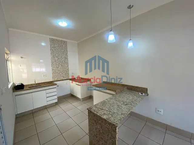 Casa 2 quartos e 1 banheiro, para alugar, no bairro Centro em Ituverava