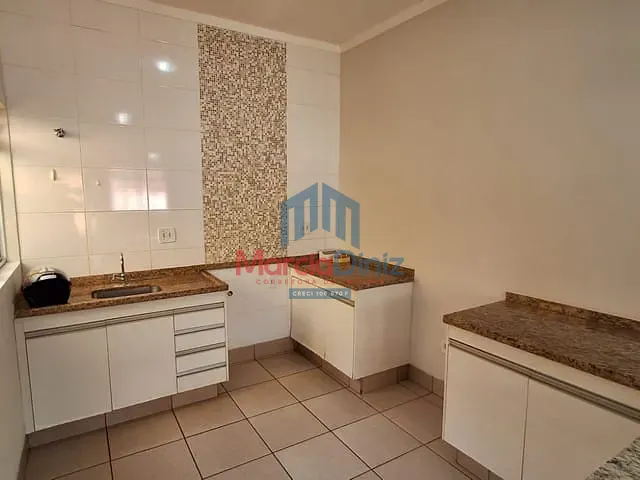 Casa 2 quartos e 1 banheiro, para alugar, no bairro Centro em Ituverava