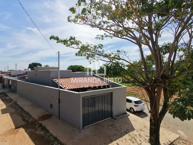 Casa 2 quartos e 1 banheiro, à venda, no bairro Setor Central em Guapó
