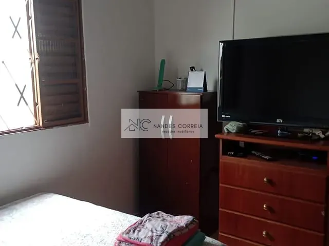Casa 3 quartos e 2 banheiros, à venda, no bairro São Luiz em Londrina