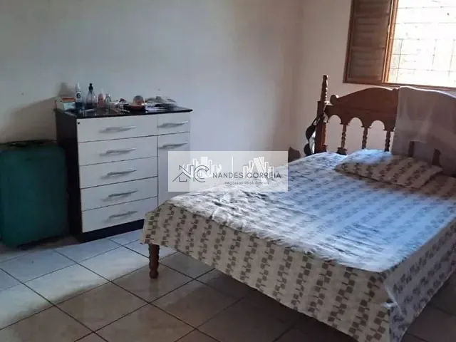 Casa 3 quartos e 2 banheiros, à venda, no bairro São Luiz em Londrina