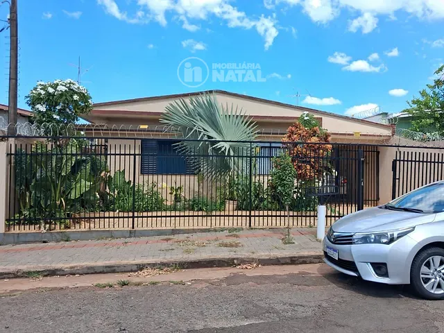 Casa com 275m² 3 quartos e 3 banheiros, à venda, no bairro Vânia em Londrina