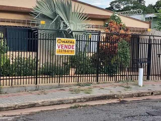Casa com 275m² 3 quartos e 3 banheiros, à venda, no bairro Vânia em Londrina