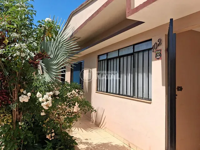Casa com 275m² 3 quartos e 3 banheiros, à venda, no bairro Vânia em Londrina