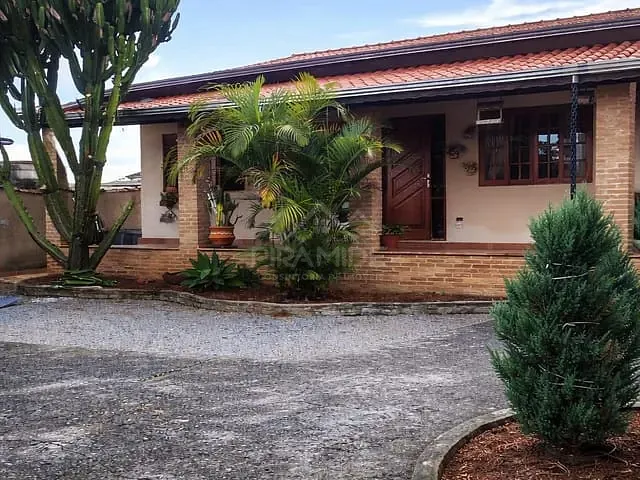 Casa com 360m² 4 quartos e 1 banheiro, à venda, no bairro Jardim Santa Rosália em Poços de Caldas