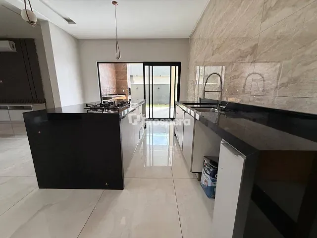 Casa com 378m² 5 quartos e 6 banheiros, à venda, no bairro Condomínio Terras Alpha Anápolis em Anápolis