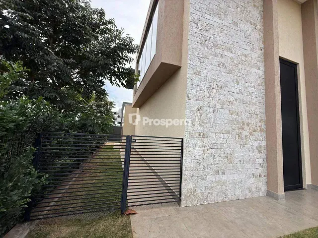 Casa com 378m² 5 quartos e 6 banheiros, à venda, no bairro Condomínio Terras Alpha Anápolis em Anápolis