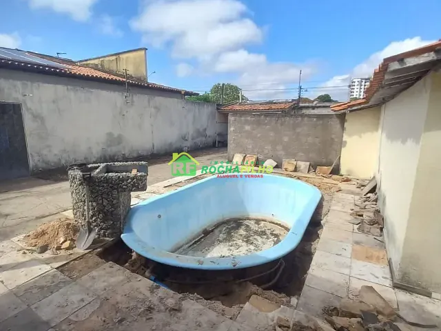 Casa com 450m² 1 quarto e 1 banheiro, para alugar, no bairro Cristo Rei em Teresina