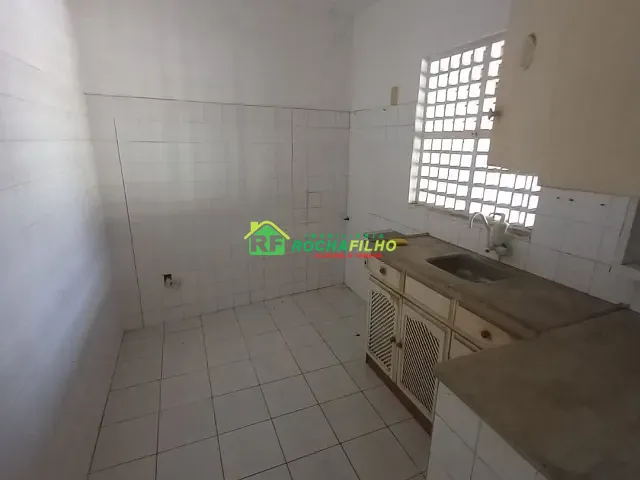 Casa com 450m² 1 quarto e 1 banheiro, para alugar, no bairro Cristo Rei em Teresina