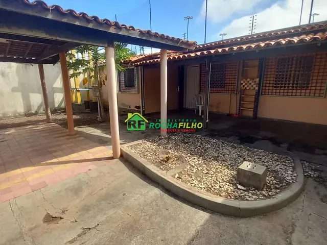 Casa com 450m² 1 quarto e 1 banheiro, para alugar, no bairro Cristo Rei em Teresina