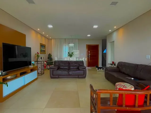 Casa 4 quartos e 5 banheiros, à venda, no bairro Jardim Amália em Volta Redonda