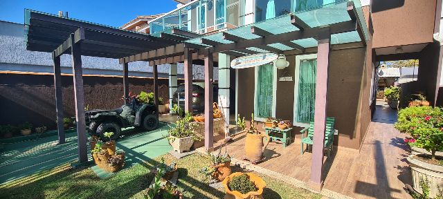Casa com 200m² 2 quartos e 3 banheiros, à venda, no bairro Peró em Cabo Frio