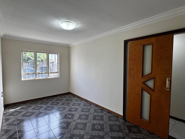 Foto do Casa - Casa para Locação, Comercial ou residencial, 04 Quartos (02 suítes), Piscina, Churrasqueira, 5 Vagas, JD Aurora, Londrina - PR | ZBM NEGOCIOS IMOBILIARIOS