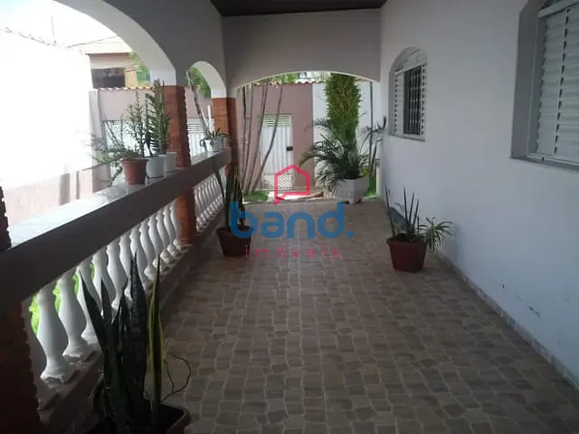 Casa com 300m² 4 quartos e 2 banheiros, à venda, no bairro Jardim Araritaguaba em Porto Feliz