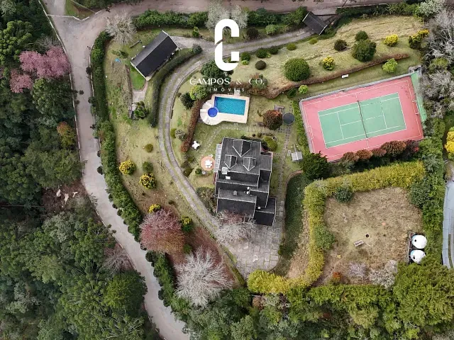 Casa com 5444m² 5 quartos e 7 banheiros, à venda, no bairro Granville em Campos Do Jordão