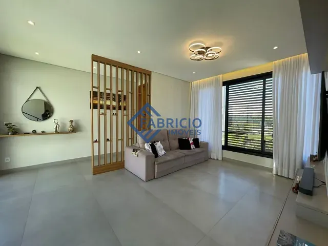 Casa com 731m² 3 quartos e 5 banheiros, à venda, no bairro Observatório em Vinhedo