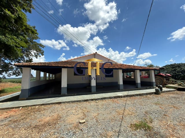 Casa 2 quartos e 2 banheiros, para alugar, no bairro Barra em Salto de Pirapora