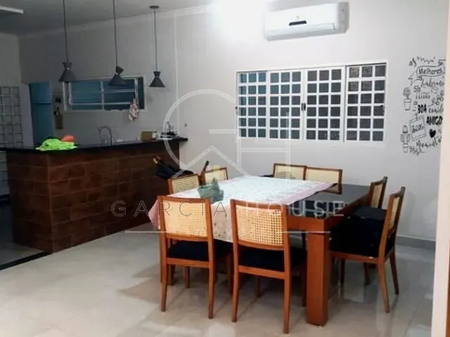 Casa com 336m² 3 quartos e 2 banheiros, à venda, no bairro Parque Residencial Cândido Portinari em Ribeirão Preto