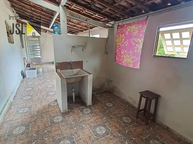 Casa com 750m² 3 quartos e 1 banheiro, à venda, no bairro Sapé 1 em Caçapava
