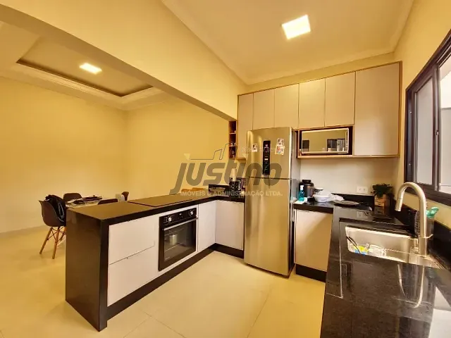 Casa com 200m² 2 quartos e 1 banheiro, à venda, no bairro Vila São Paulo em Itanhaém