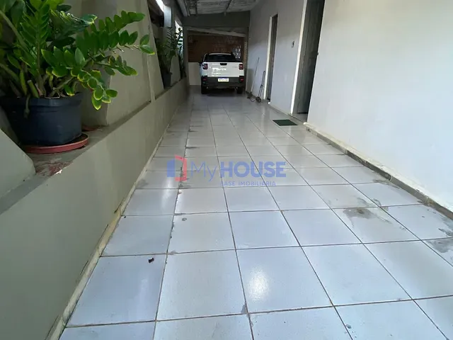Casa 4 quartos e 2 banheiros, à venda, no bairro Olivença em Ilhéus