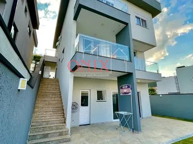 Casa com 270m² 3 quartos e 2 banheiros, à venda, no bairro Fazenda Rodeio em Mogi das Cruzes