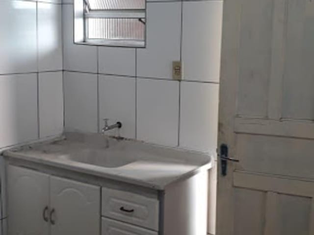 Casa com 250m² 1 quarto e 1 banheiro, para alugar, no bairro Jardim São Francisco de Assis em São Paulo