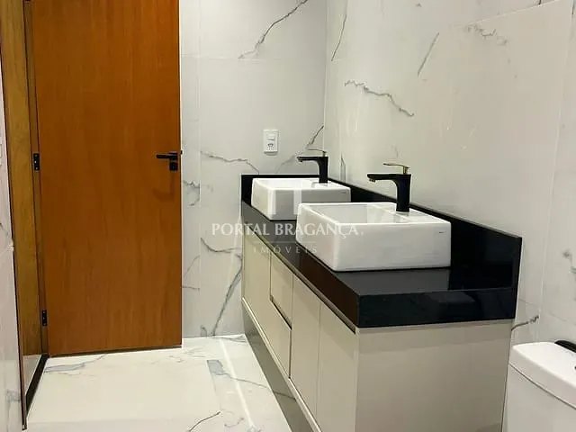 Casa com 455m² 3 quartos e 5 banheiros, à venda, no bairro Condomínio Residencial Campos do Conde em Bragança Paulista