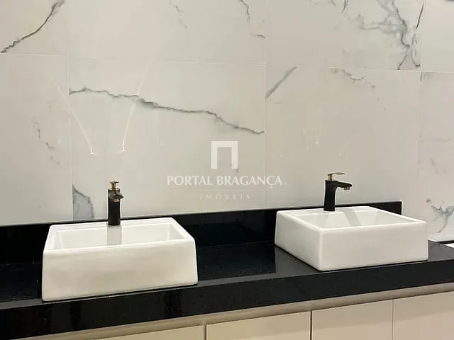 Casa com 455m² 3 quartos e 5 banheiros, à venda, no bairro Condomínio Residencial Campos do Conde em Bragança Paulista