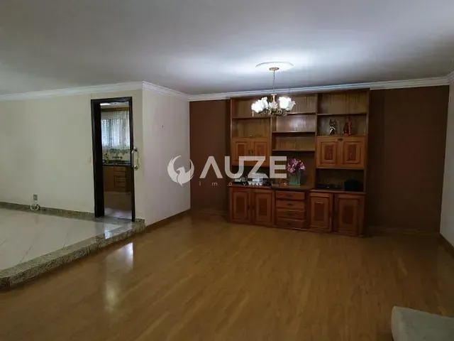 Casa com 195m² 3 quartos e 3 banheiros, à venda, no bairro Orleans em Curitiba