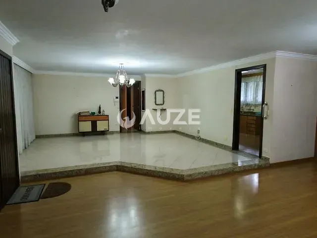 Casa com 195m² 3 quartos e 3 banheiros, à venda, no bairro Orleans em Curitiba