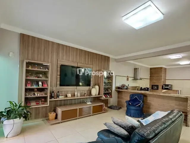 Casa com 450m² 3 quartos e 4 banheiros, à venda, no bairro Setor Sul Jamil Miguel em Anápolis