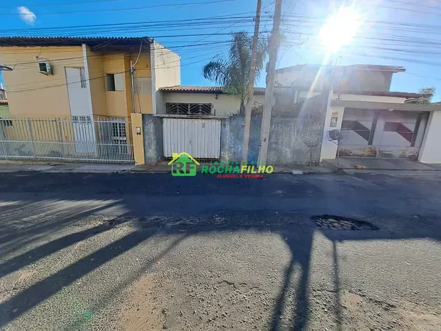 Casa com 245m², à venda, no bairro Nossa Senhora das Graças em Teresina