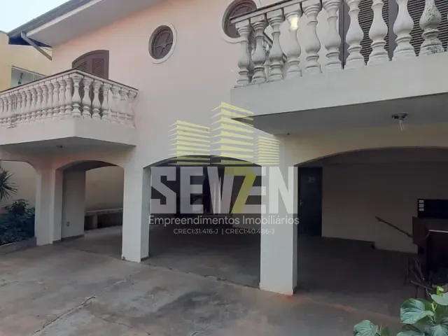 Casa com 300m² 4 quartos e 2 banheiros, à venda, no bairro Parque Jardim Europa em Bauru