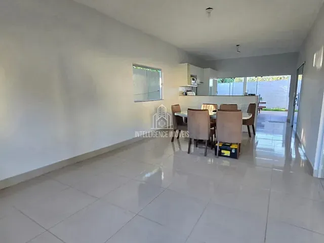 Casa com 351m² 3 quartos e 2 banheiros, à venda, no bairro Recanto dos Pássaros em Cuiabá