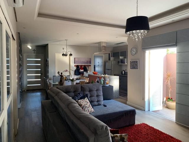 Casa com 385m² 3 quartos e 2 banheiros, à venda, no bairro Centro em Pelotas