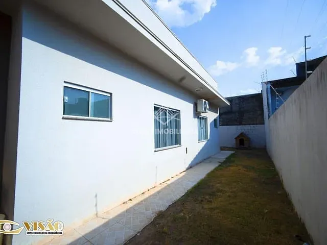 Casa 2 quartos e 1 banheiro, à venda, no bairro Jardim das Azaleias em Sinop