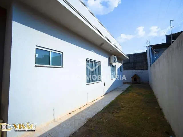 Casa 2 quartos e 1 banheiro, à venda, no bairro Jardim das Azaleias em Sinop