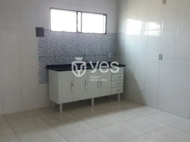 Casa 5 quartos e 2 banheiros, à venda, no bairro Conjunto Habitacional Pão de Açúcar em Araxá