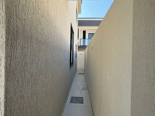 Casa com 100m² 3 quartos e 4 banheiros, à venda, no bairro Ouro Verde em Rio das Ostras