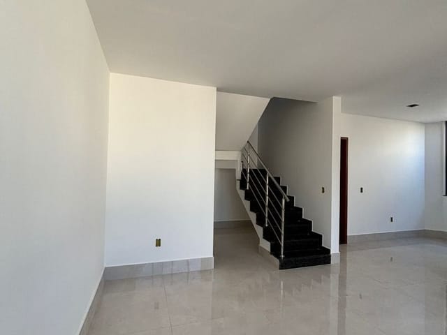 Casa com 100m² 3 quartos e 4 banheiros, à venda, no bairro Ouro Verde em Rio das Ostras
