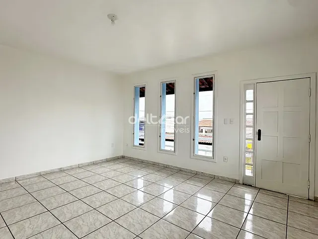 Casa com 90m², para alugar, no bairro Floramar em Belo Horizonte