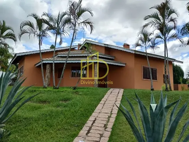 Casa com 1477m² 3 quartos e 2 banheiros, à venda, no bairro Parque Village Castelo em Itu