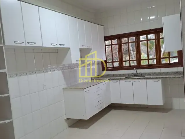 Casa com 1477m² 3 quartos e 2 banheiros, à venda, no bairro Parque Village Castelo em Itu