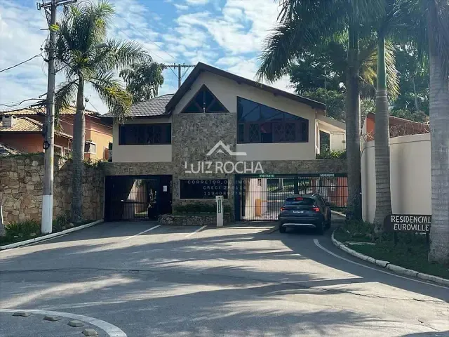 Casa com 1000m² 4 quartos e 4 banheiros, à venda, no bairro Residencial Euroville em Carapicuíba