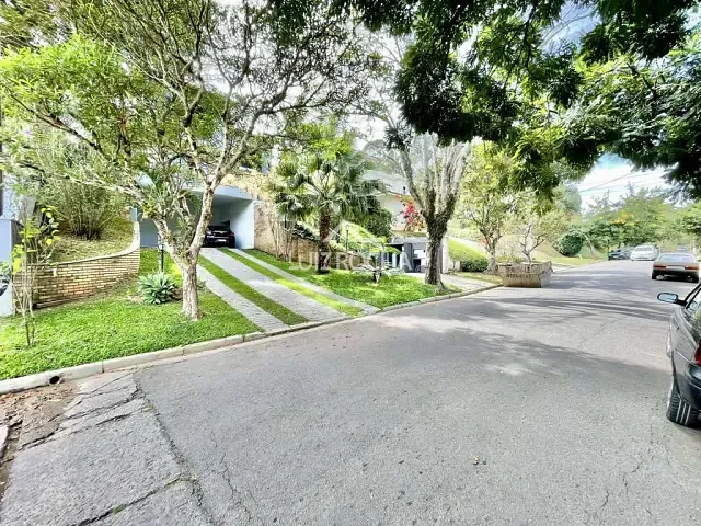 Casa com 1000m² 4 quartos e 4 banheiros, à venda, no bairro Residencial Euroville em Carapicuíba