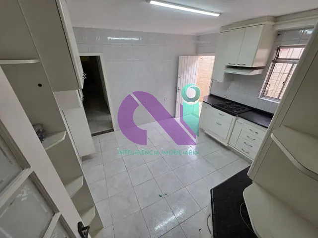 Casa com 126m² 3 quartos e 2 banheiros, para alugar, no bairro Pestana em Osasco