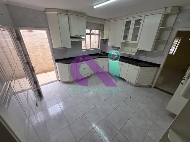 Casa com 126m² 3 quartos e 2 banheiros, para alugar, no bairro Pestana em Osasco